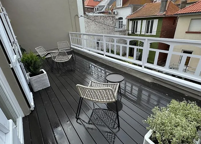 Hébergement de vacances Luxe-bord De Mer-hyper Centre Art Deco